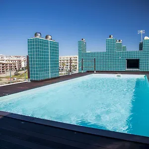B04 - Luxury 2 Bed W Terrace Pool Lagos